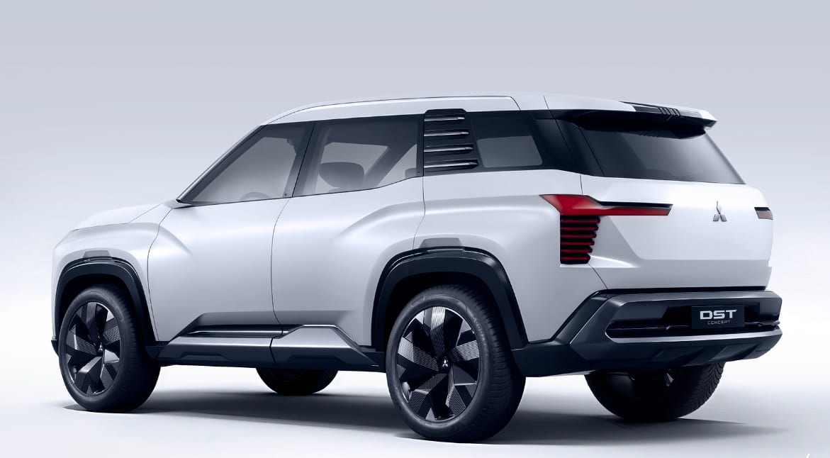 Rear three-quarter